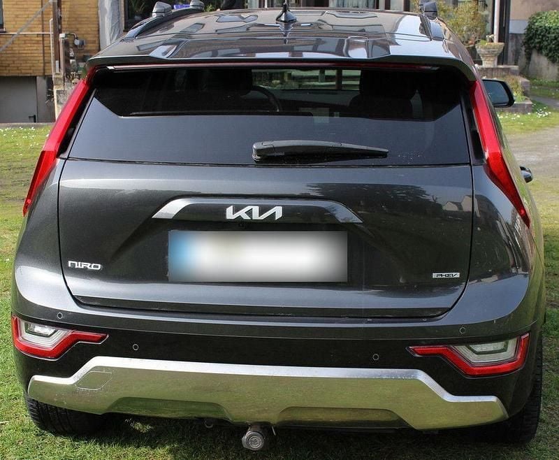 Gebraucht Kia Niro 184 PS (135 kW) 2022 Schwarz SUV