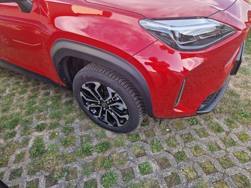 Gebraucht 2024 Toyota Yaris Cross Team SUV | 28.000 € (Fairer Preis) - Bild 1/4