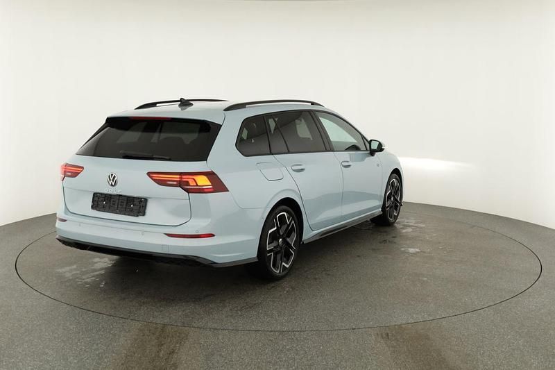 Neu VW Golf VIII R-line 2026 Crystal blue metallic Kombi