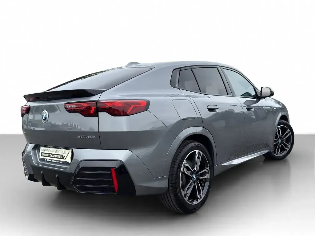 Gebraucht BMW iX2 M Sport 225 kW (306 PS) 2025 Grau SUV