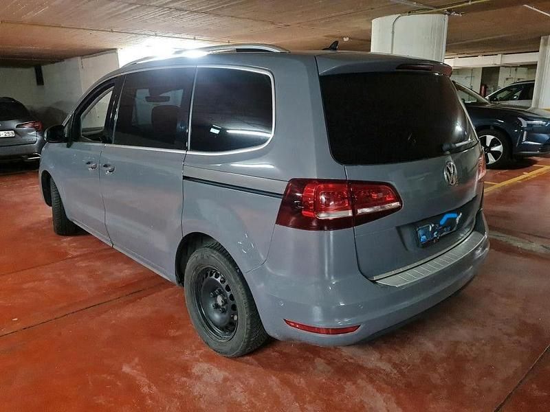 Gebraucht VW Sharan Highline 150 PS (110 kW) 2019 Grau Van / Kleinbus