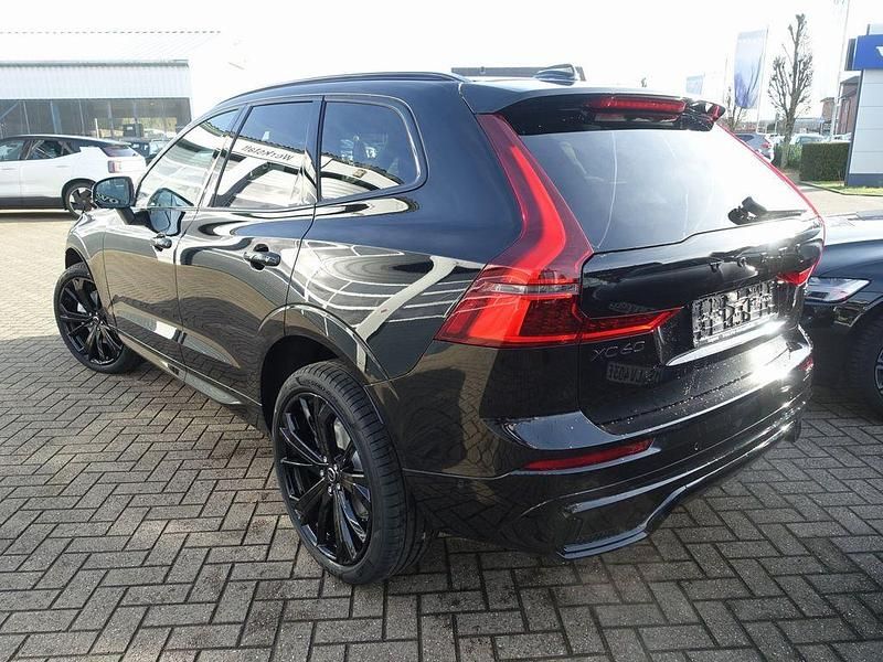 Neu Volvo XC60 Plus 250 PS (183 kW) 2026 Schwarz SUV