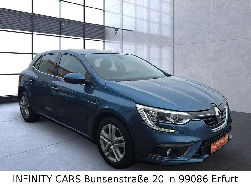 Blau Gebraucht 2017 Renault Mégane IV Experience Limousine | 7.990 € (Guter Preis) - Bild 1/4