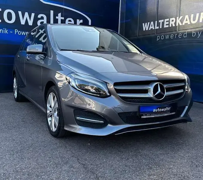 Gebraucht Mercedes B250 211 PS (155 kW) 2015 Grau Kleinwagen