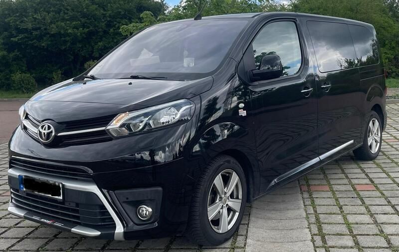 Schwarz Gebraucht 2018 Toyota Proace Verso Kombi | 28.000 € (Fairer Preis) - Bild 1/4