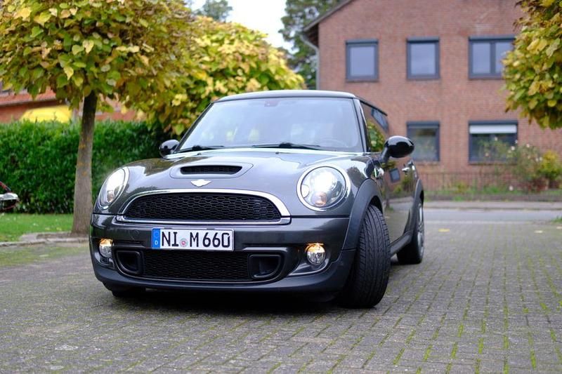 Grau Gebraucht 2011 Mini Cooper SD Kleinwagen | 6.700 € (Guter Preis) - Bild 1/4