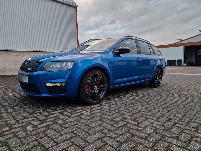 Second-hand Skoda Octavia RS 220 CP (161 kW) 2015 Albastru Hatchback