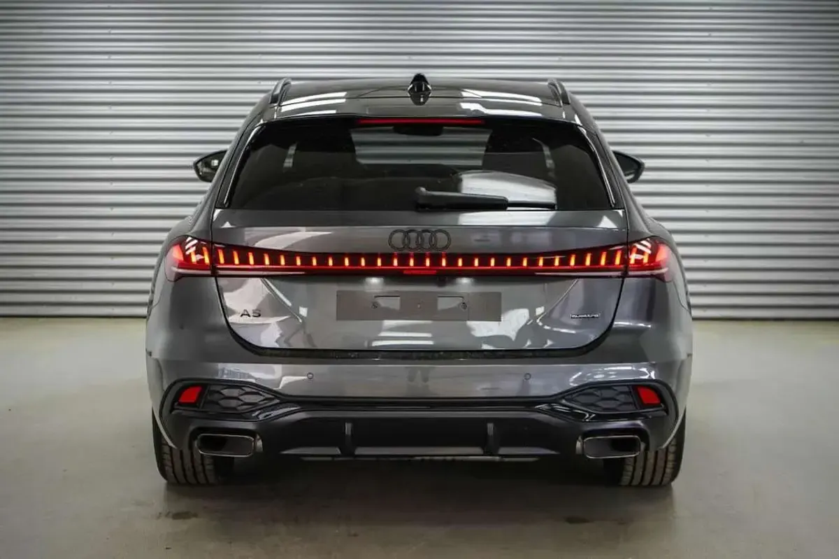 Neu Audi A5 S-Line 204 PS (150 kW) 2026 Daytonagrau metallic (6y) Kombi