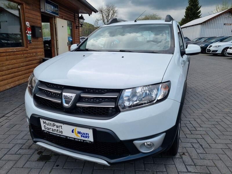 Weiß Gebraucht 2016 Dacia Sandero Prestige Kleinwagen | 8.490 € (Guter Preis) - Bild 1/4