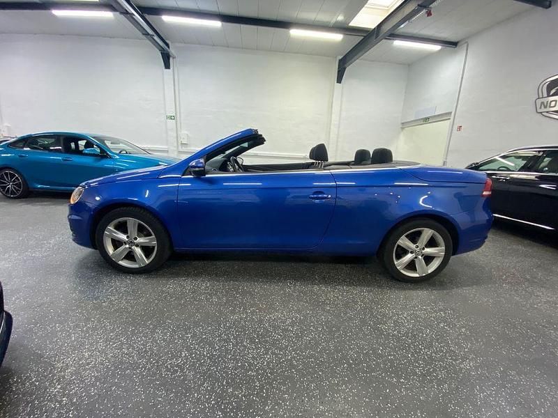 Second-hand VW Eos Highline 160 CP (117 kW) 2011 Albastru Cabrio