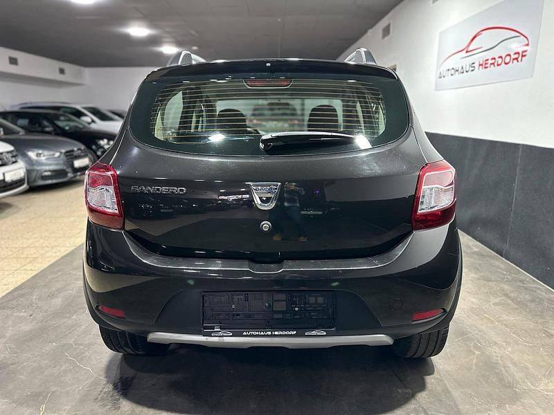 Gebraucht Dacia Sandero Stepway 90 PS (66 kW) 2016 Braun Limousine