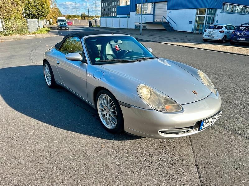 Silber Gebraucht 1998 Porsche 996 Cabrio | 24.900 € - Bild 1/4