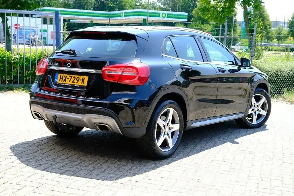 Gebraucht Mercedes GLA180 Ambition 122 PS (89 kW) 2016 Schwarz SUV