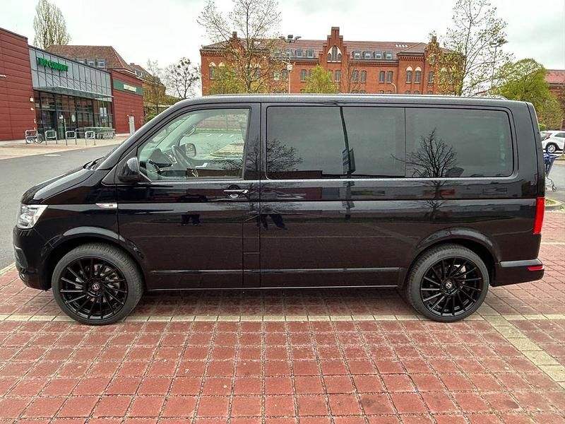 Second-hand VW T6 204 CP (150 kW) 2017 Negru Van