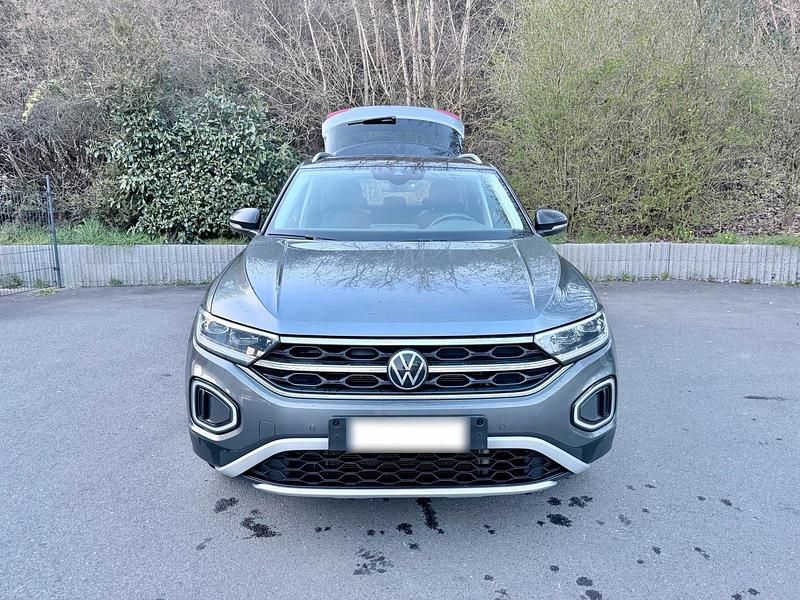 Gebraucht VW T-Roc Style 150 PS (110 kW) 2024 Grau SUV