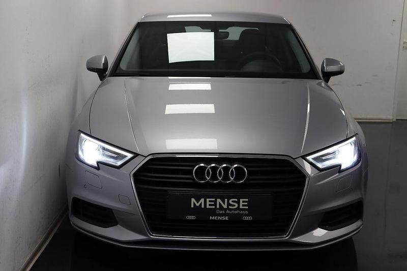 Gebraucht Audi A3 Design 116 PS (85 kW) 2020 Florettsilber Limousine