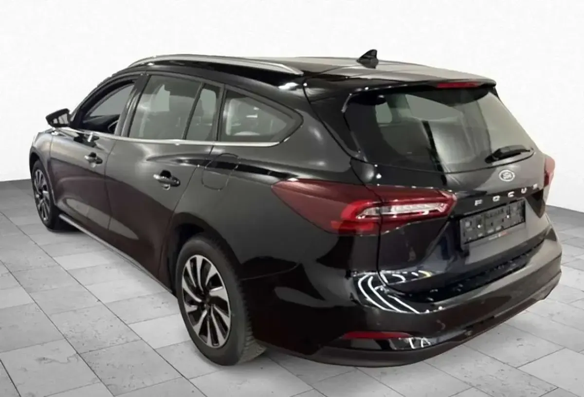 Gebraucht Ford Focus Titanium 125 PS (91 kW) 2025 Agate black metallic Kombi