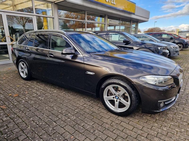 Grau Gebraucht 2013 BMW 520 Kombi | 13.750 € (Fairer Preis) - Bild 1/4