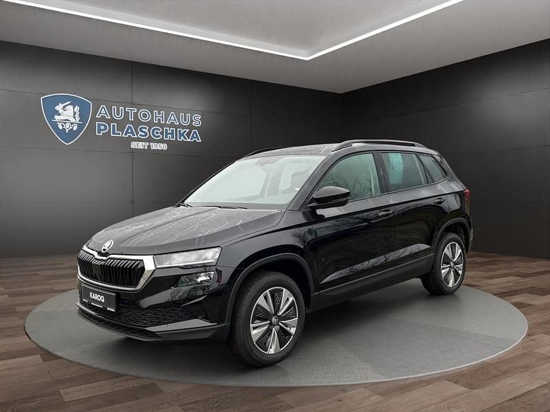 Blackmagic perleffekt Neu 2024 Skoda Karoq Selection SUV | 30.949 € (Guter Preis) - Bild 1/4