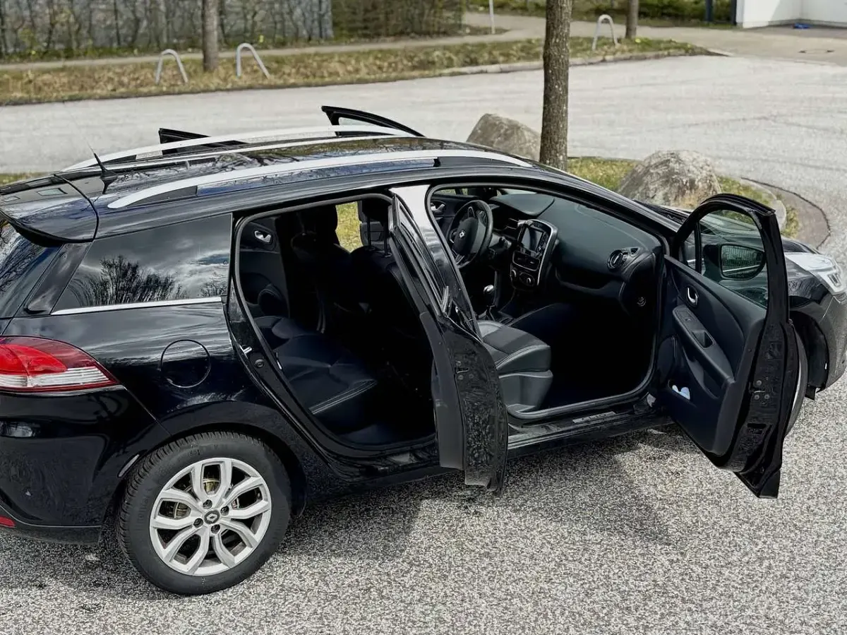 Gebraucht Renault Clio GrandTour Intens 90 PS (66 kW) 2018 Schwarz Kombi