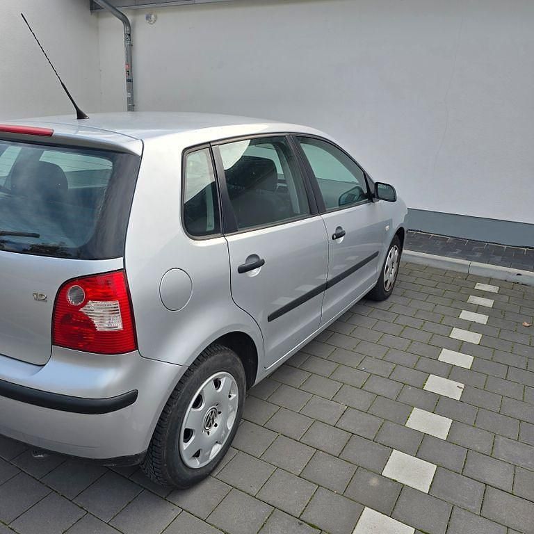 Gebraucht VW Polo Trendline 64 PS (47 kW) 2003 Silber Limousine