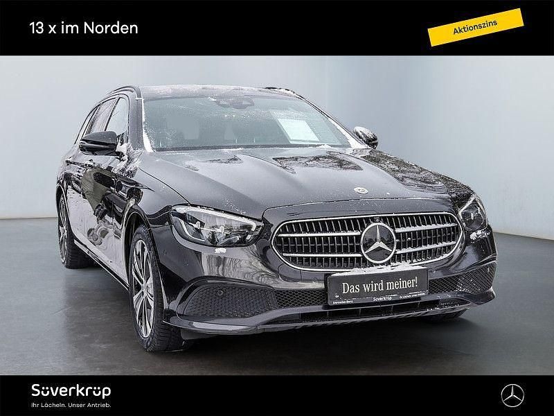 Grau Gebraucht 2022 Mercedes E300 Avantgarde Limousine | 27.530 € (Guter Preis) - Bild 1/4