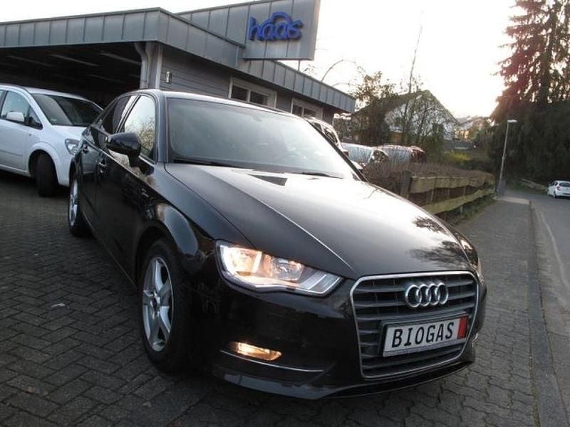 Gebraucht Audi A3 Attraction 110 PS (80 kW) 2016 Schwarz Kombi