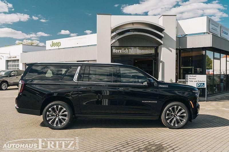 Neu Chevrolet Suburban 426 PS (313 kW) 2025 Schwarz SUV