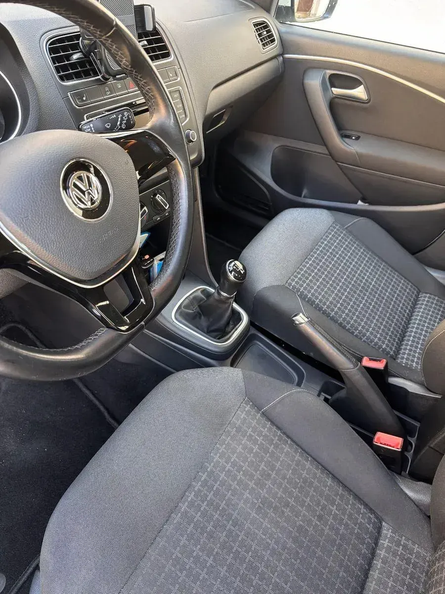 Gebraucht VW Polo Comfortline 75 PS (55 kW) 2015 Weiß Kleinwagen