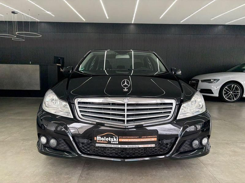 Gebraucht Mercedes C180 120 PS (88 kW) 2012 Schwarz Limousine