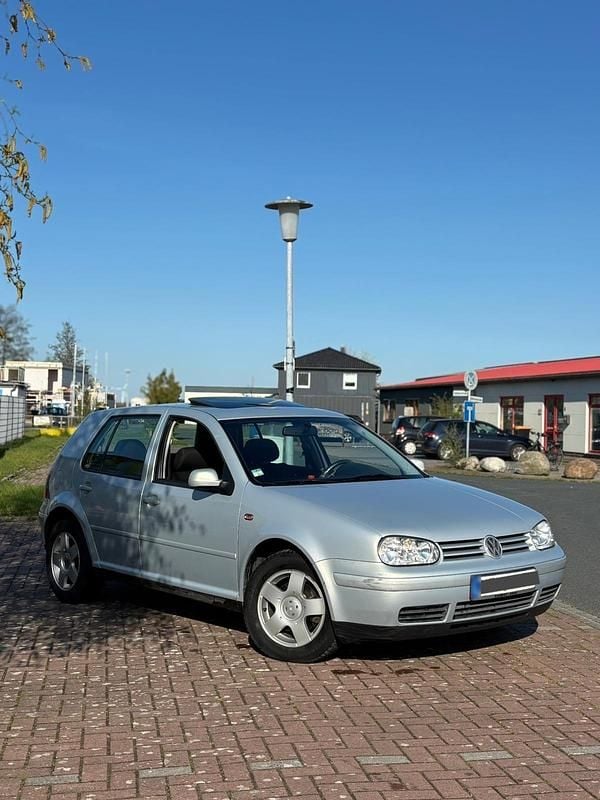 Używany VW Golf III 125 KM (91 kW) 1998 Srebrny Sedan/Limuzyna