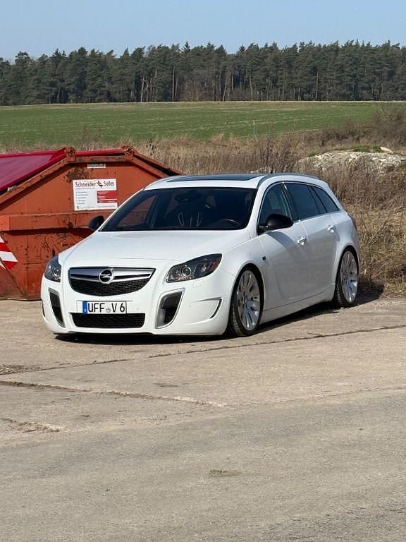 Gebraucht Opel Insignia OPC 194 PS (142 kW) 2012 Weiß Kombi