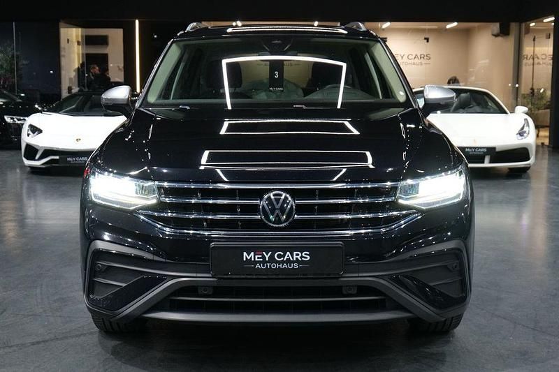 Gebraucht VW Tiguan Allspace Life 200 PS (147 kW) 2022 Deep black perleffekt SUV