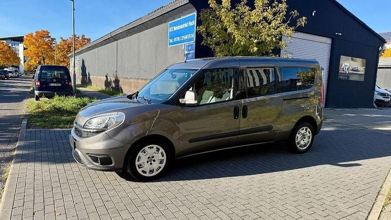 Grau Gebraucht 2018 Fiat Doblò Van / Kleinbus | 7.499 € (Guter Preis) - Bild 1/4