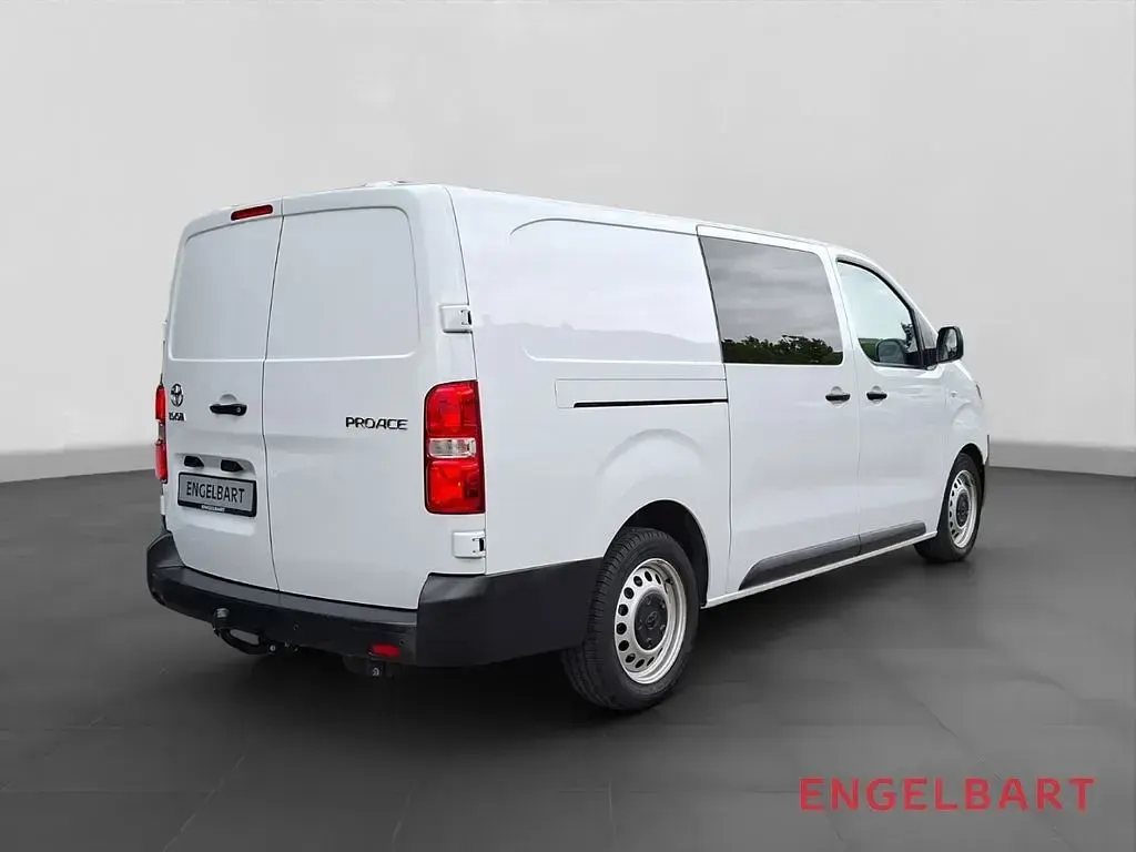 Gebraucht Toyota Proace Comfort 144 PS (105 kW) 2023 Weiss Van / Kleinbus
