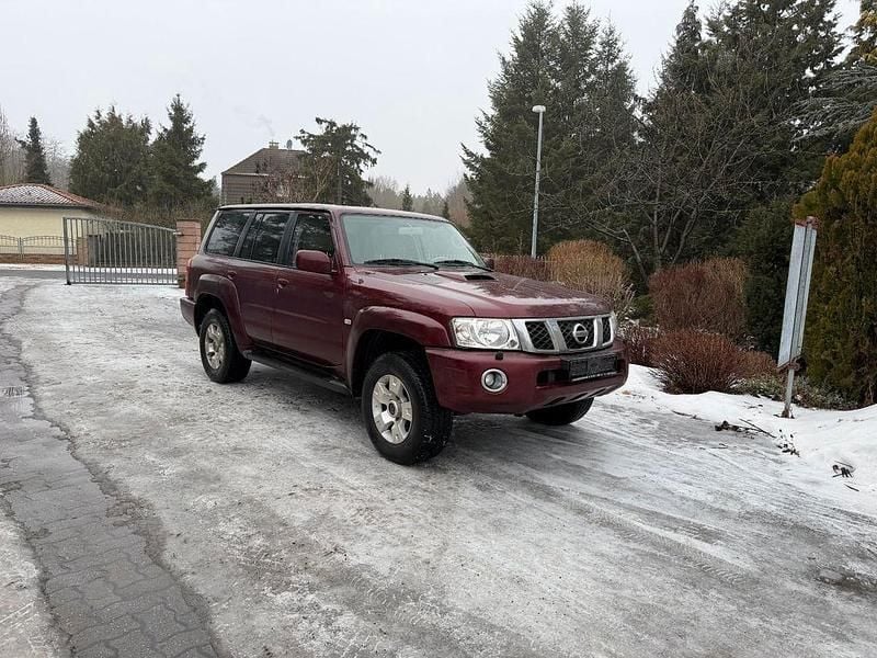 Rot Gebraucht 2006 Nissan Patrol SUV | 12.885 € (Superpreis) - Bild 1/4