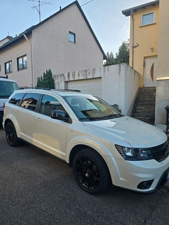 Weiß Gebraucht 2015 Fiat Freemont Black Code SUV | 8.000 € (Superpreis) - Bild 1/4