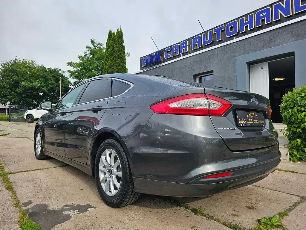 Gebraucht Ford Mondeo Trend 160 PS (117 kW) 2015 Grau Limousine