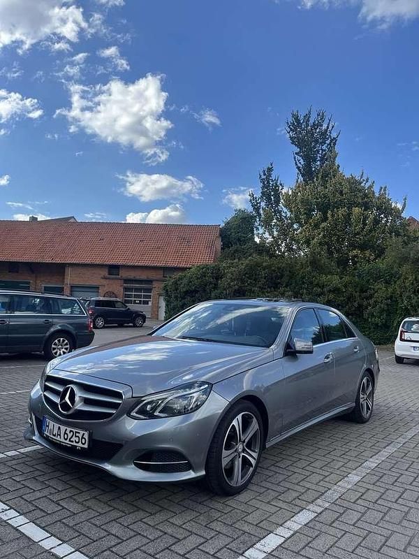 Gebraucht Mercedes E250 204 PS (150 kW) 2014 Grau Limousine