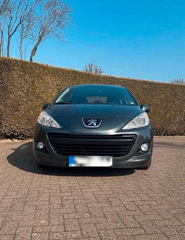 Grau Gebraucht 2010 Peugeot 207 Kleinwagen | 4.800 € (Etwas zu teuer) - Bild 1/4