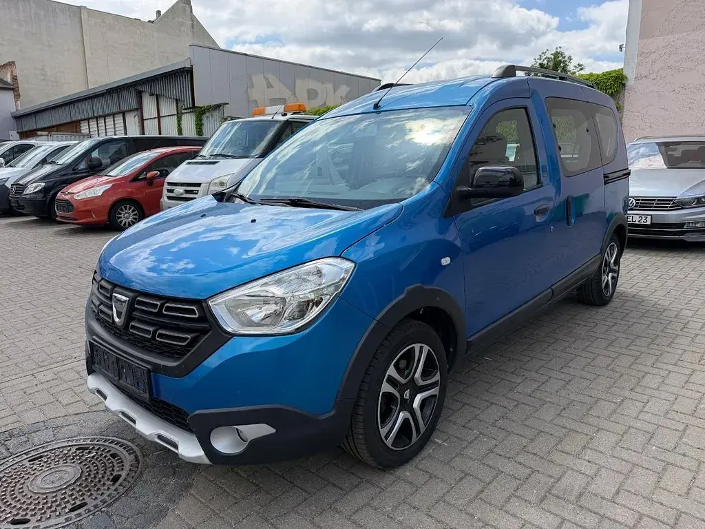 Gebraucht Dacia Dokker Stepway 116 PS (85 kW) 2018 Blau Van / Kleinbus