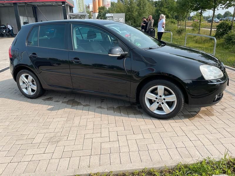Schwarz Gebraucht 2006 VW Golf V Kleinwagen | 3.499 € (Etwas zu teuer) - Bild 1/4