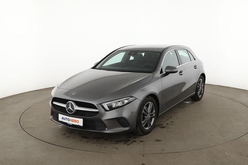 Gebraucht Mercedes A200 Progressive 150 PS (110 kW) 2019 Grau Limousine