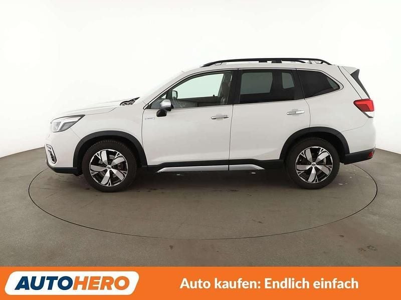 Gebraucht Subaru Forester Platinum 150 PS (110 kW) 2021 Crystal white SUV