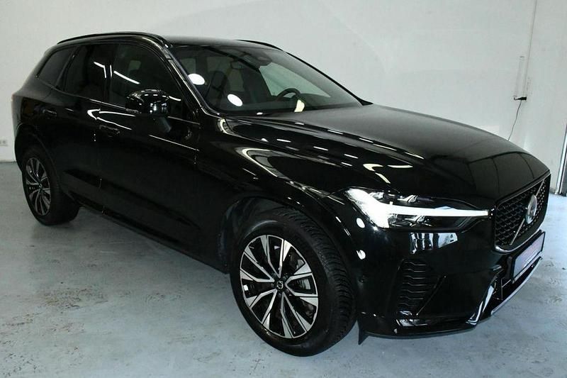 Gebraucht Volvo XC60 Plus 197 PS (144 kW) 2024 Onyx black metallic (schwarz) SUV