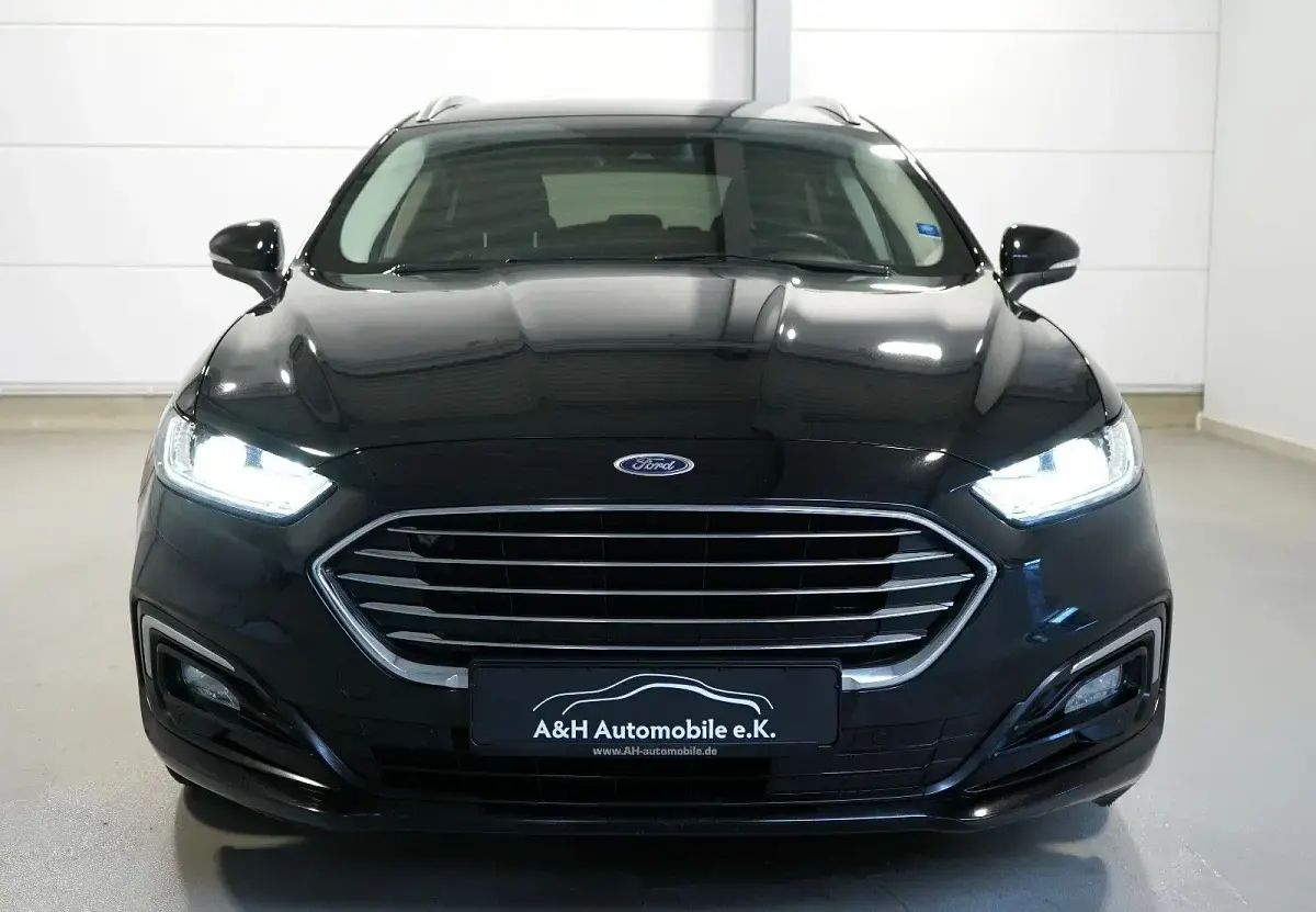 Gebraucht Ford Mondeo Titanium 150 PS (110 kW) 2021 Schwarz Kombi