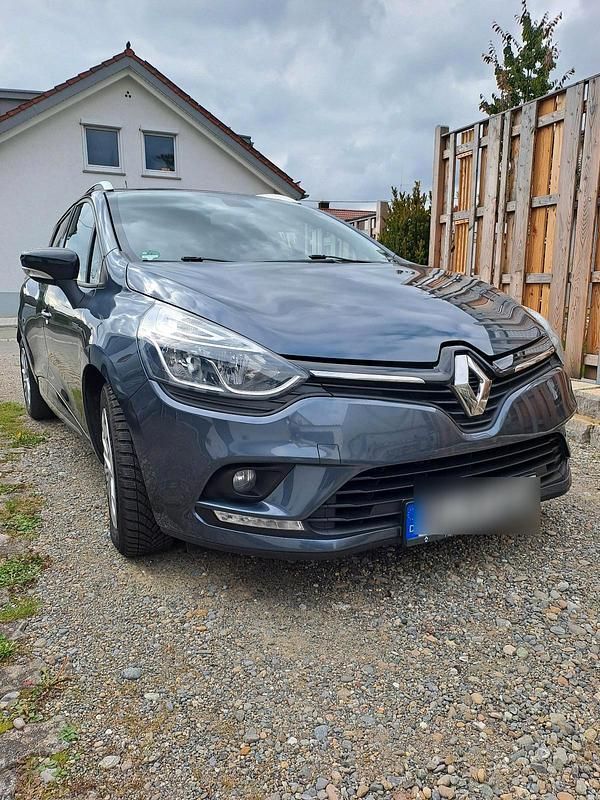 Grau Gebraucht 2019 Renault Clio GrandTour LIMITED Kombi | 10.001 € - Bild 1/4