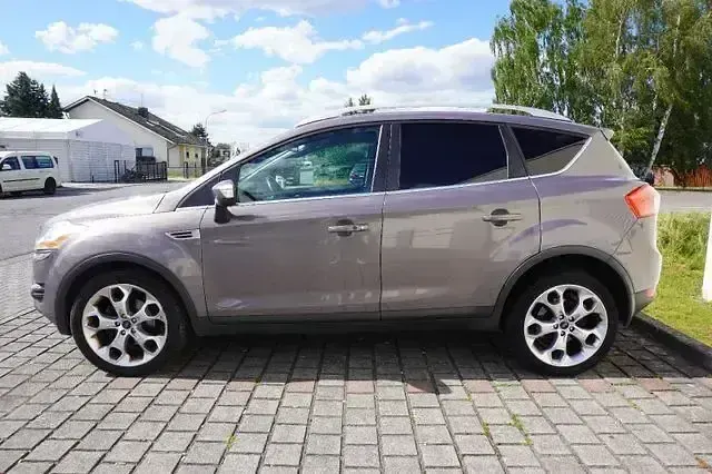 Gebraucht Ford Kuga Titanium 140 PS (102 kW) 2012 Braun SUV