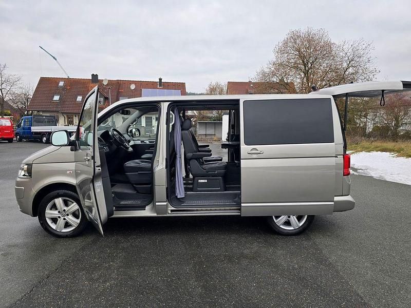 Gebraucht VW Multivan Highline 179 PS (131 kW) 2011 Sandbeige Van