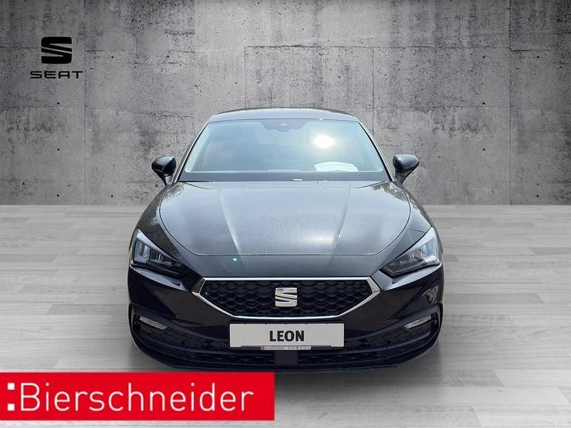 Neu Seat Leon 150 PS (110 kW) 2026 Schwarz Limousine